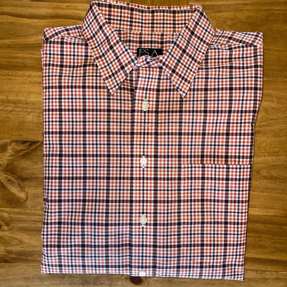 NWT: JoS A. Bank plaid button down shirt Sz. L